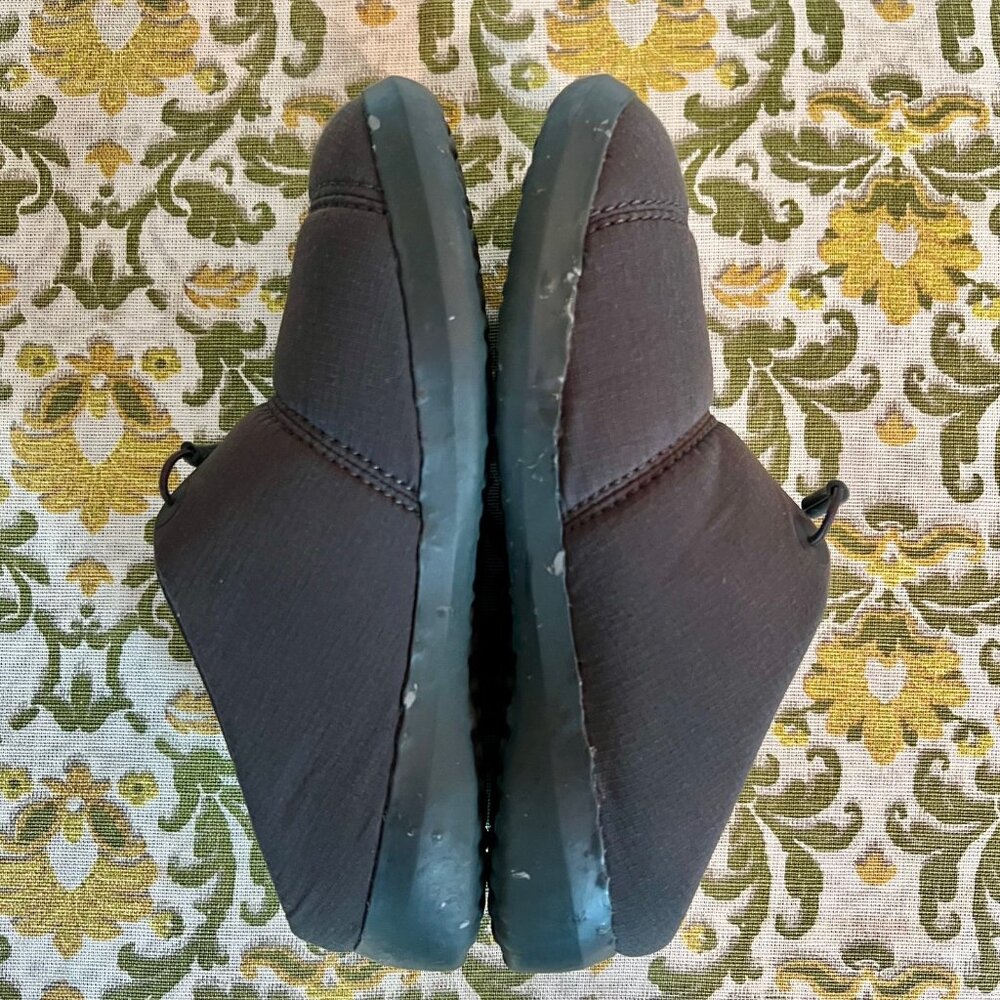 REI Kids Charcoal Camp Dreamer Slip-Ons, Slippers, Camp Shoes Size 1Y
